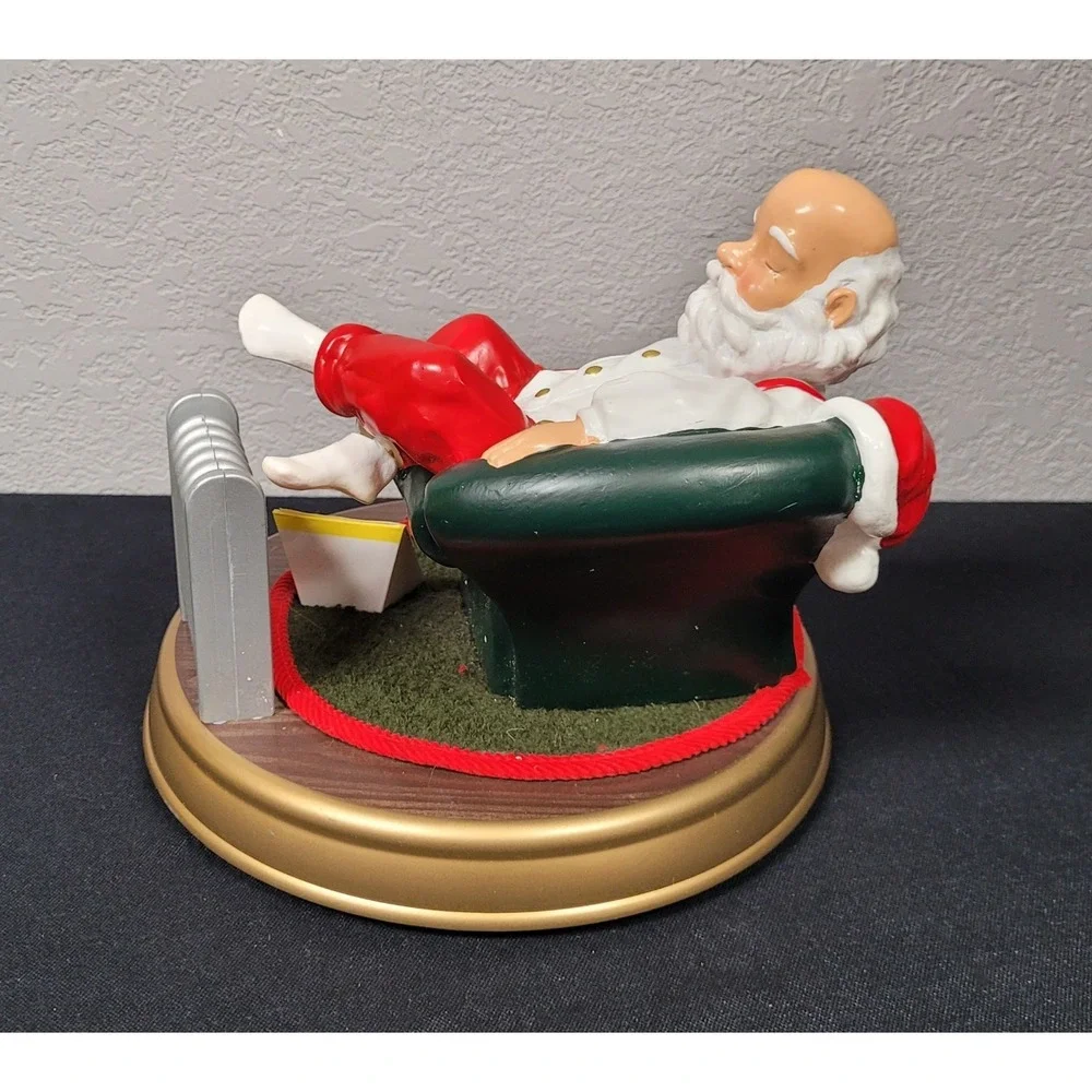 2002 Gemmy Animated Musical Relaxing Santa Figure - Read